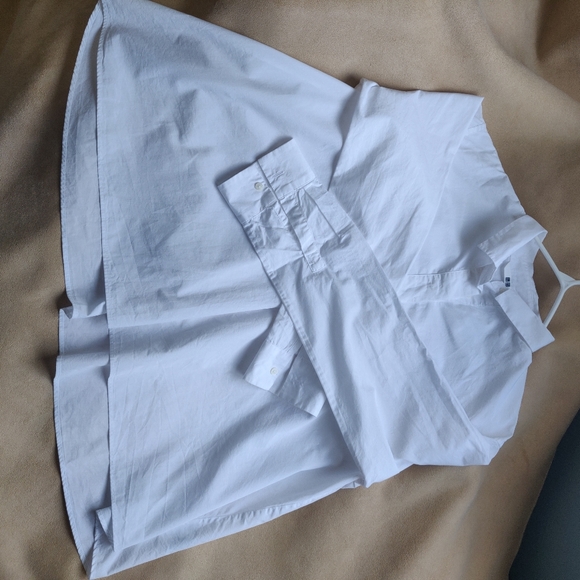 🌠2/$35🌠 Uniqlo White 1/2 Button Down Blouse - Picture 4 of 4